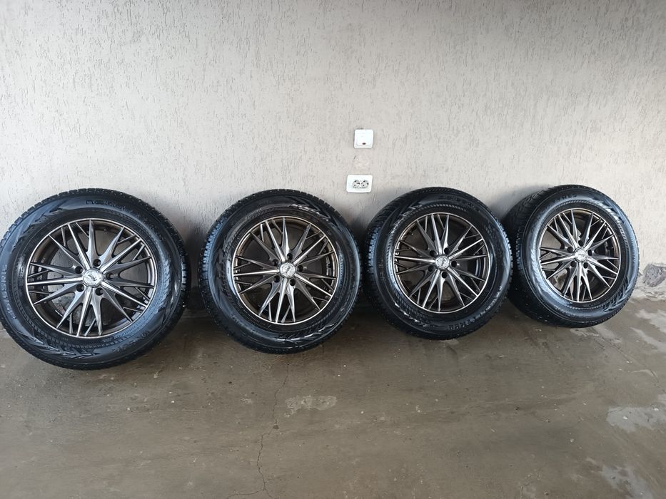 Roți cu cauciucuri de iarna  R17 folosite pe TIGUAN