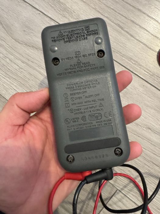 Aparat de masura Fluke 11