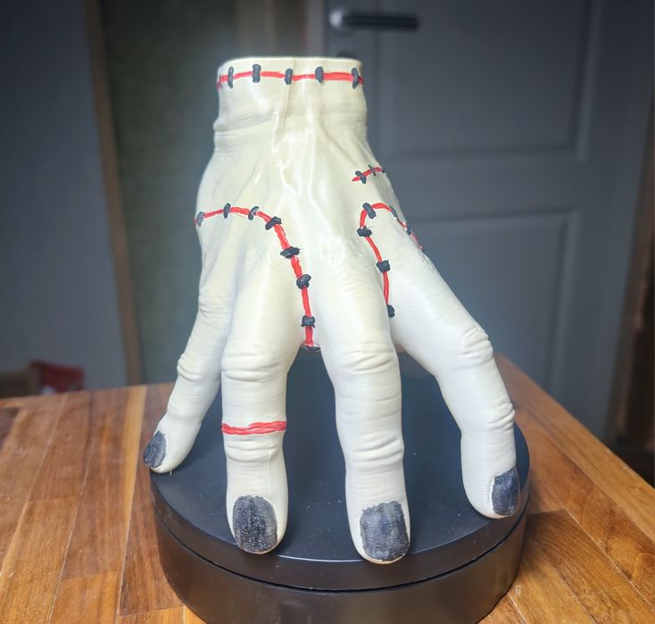 Wednesday The Thing Нещото Семейство Адамс