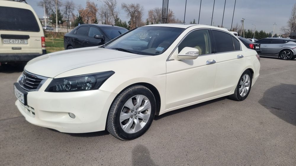 Honda accord своя 2008 год в идеальное состояние