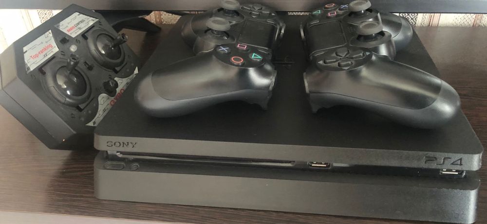 Продается Sony playStation 4 Slim 1Tb