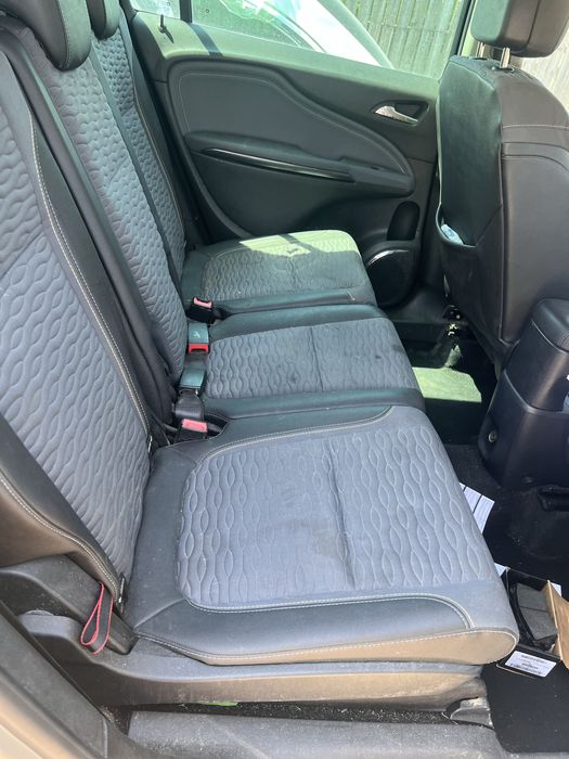 Interior scaune față si banchete spate Opel Zafira C