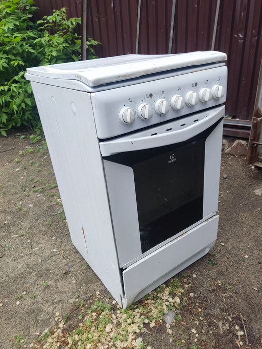 Электроплита Индезит в отличном рабочем состоянии