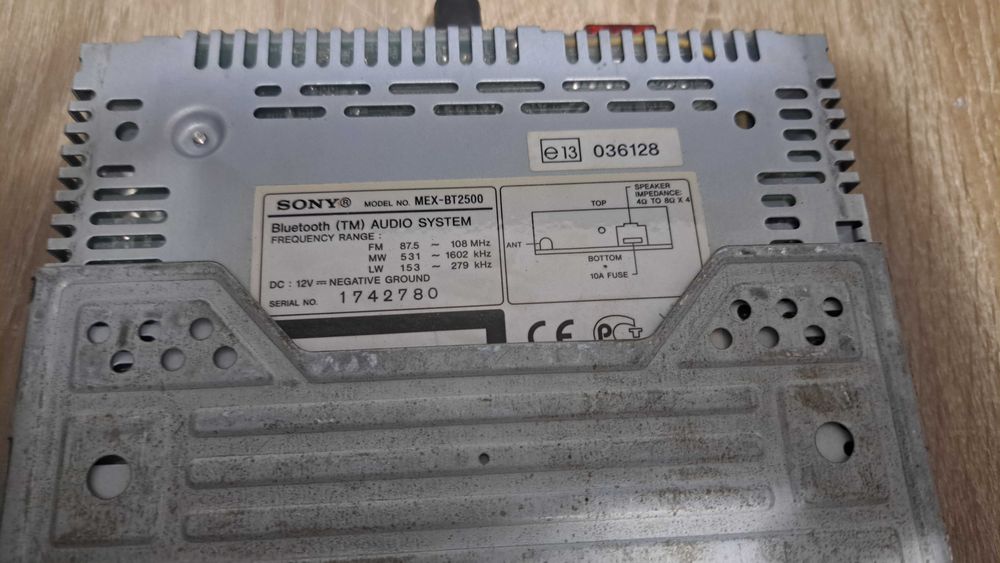 Radio CD Casetofon Auto Sony MEX-BT2500 cu Bluetooth, AUX și MP3