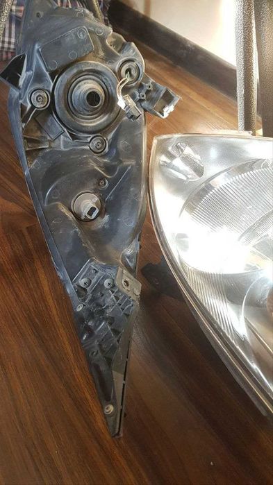 Оригинал родные фары от спарка в идеале