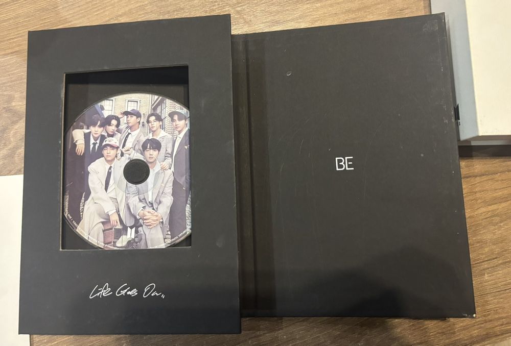 Продавам оригинален албум BTS – BE (Deluxe Edition, 2020)