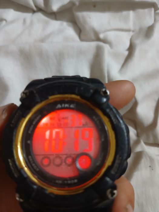 Продам часы водонепроницаемые