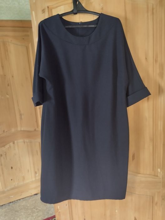 Продам платье плотное.Хорошего качества.