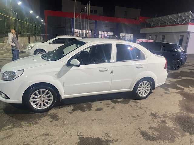 Nexia 3 avtomat  sotiladi kraska yoq 8100$