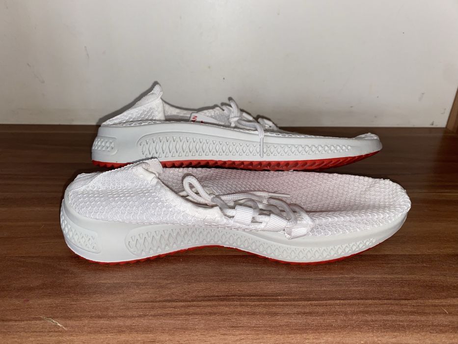 кроссовки женские