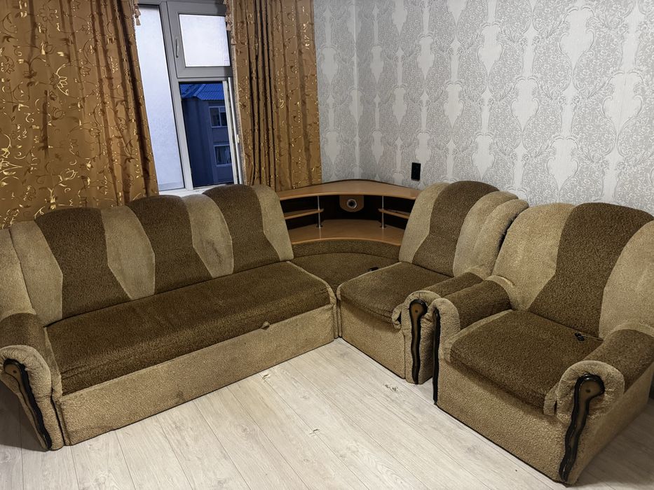 Продам диван , самовывоз.