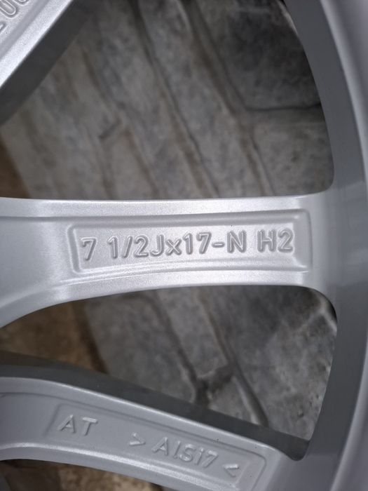 17"Джанти BMW G20 чисто нови зимни гуми