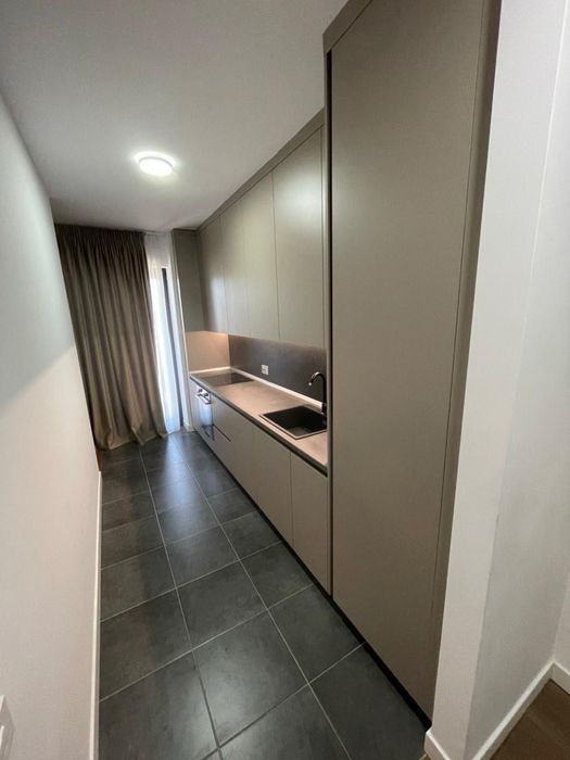 Chirie apartament cu parcare personala