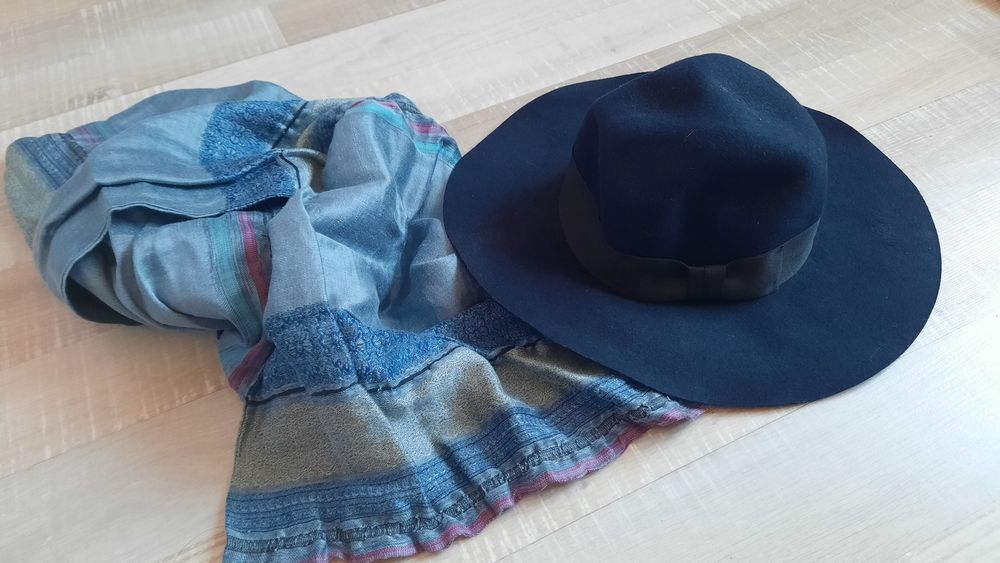 Стилна шапка и шал