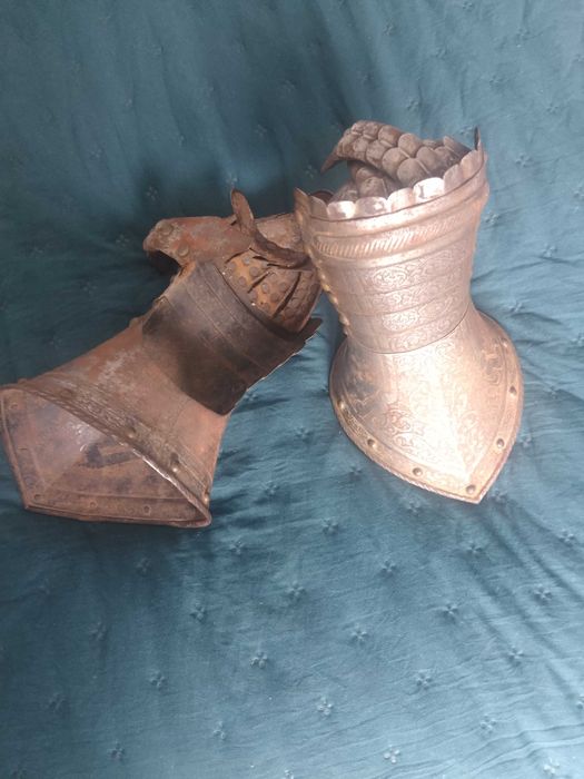 Mănuși armura vechi