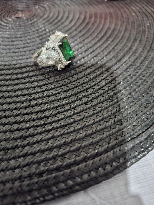 Inel cu smarald sintetic placat cu argint