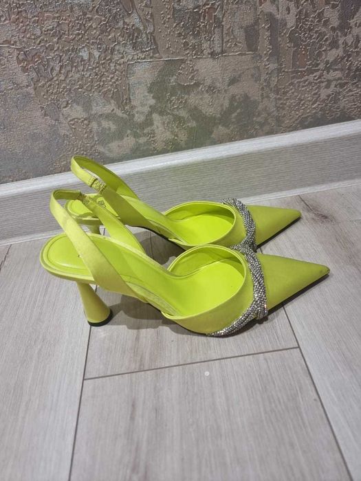 Продам туфли. Б/у в отличном состоянии