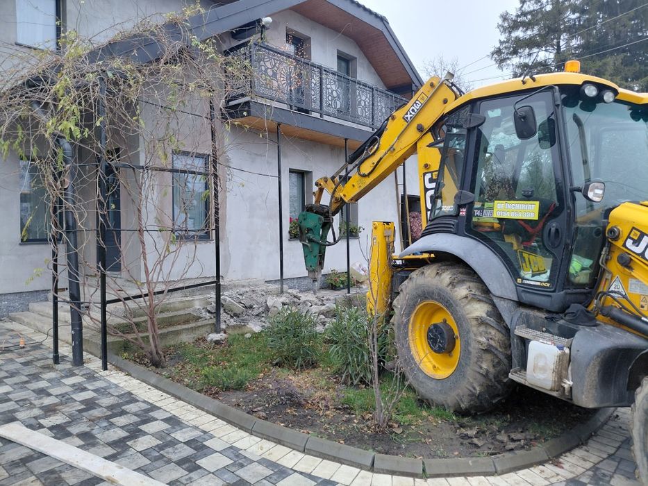 Buldoexcavator de închiriat!