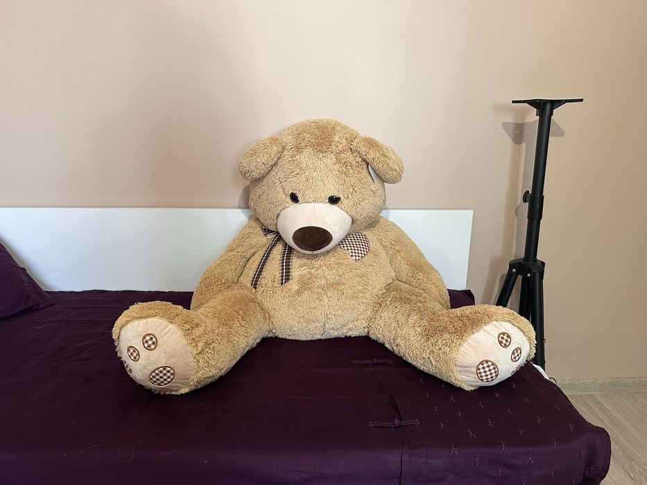 Голямо плюшено мече