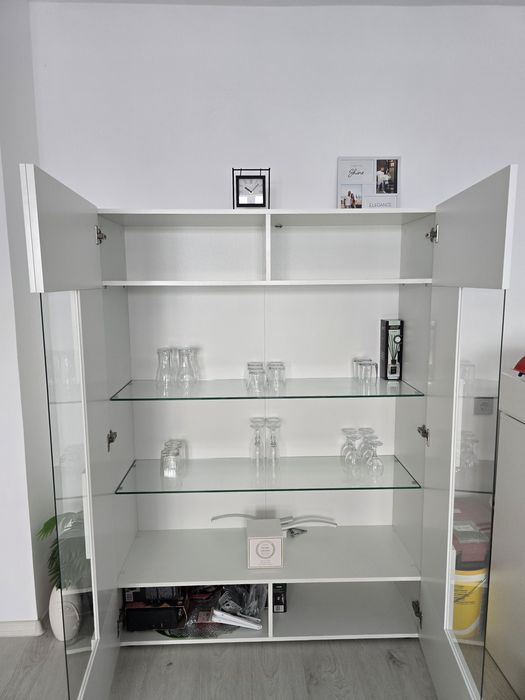 Модерен шкаф Витрина за хол НОВ