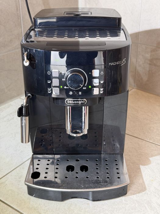 Кафемашина кафеавтомат DeLonghi Magnifica S