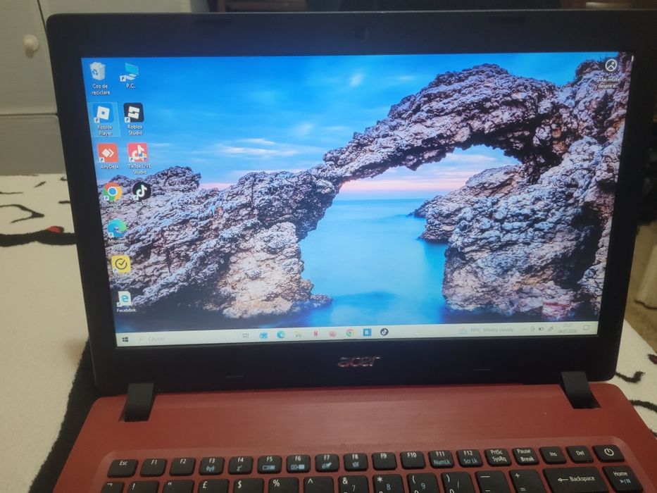 Laptop Acer stare impecabila