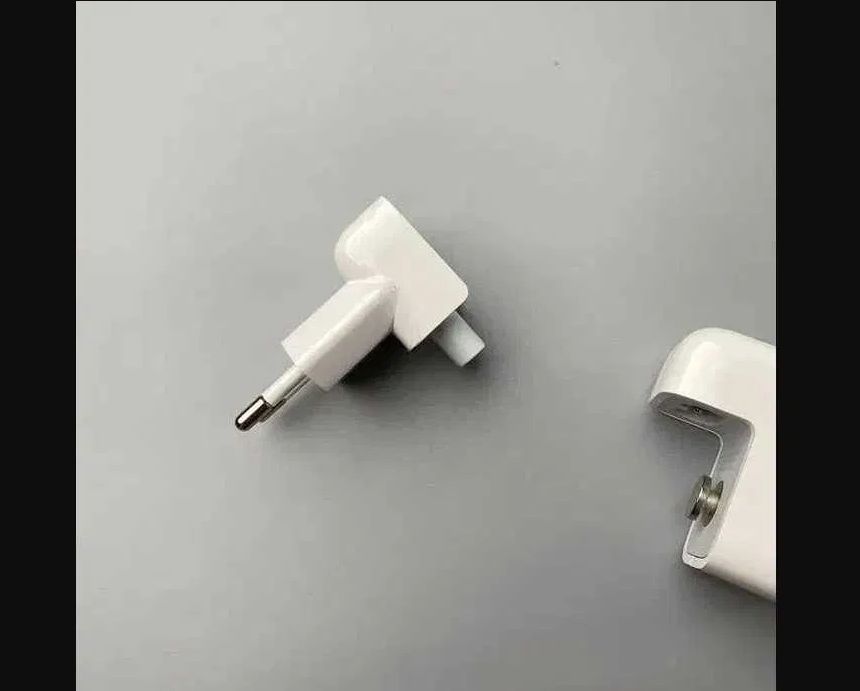 евро-вилка на зарядку макбука