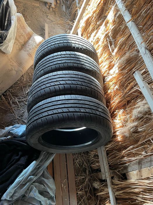 продам покрышка для камри 50