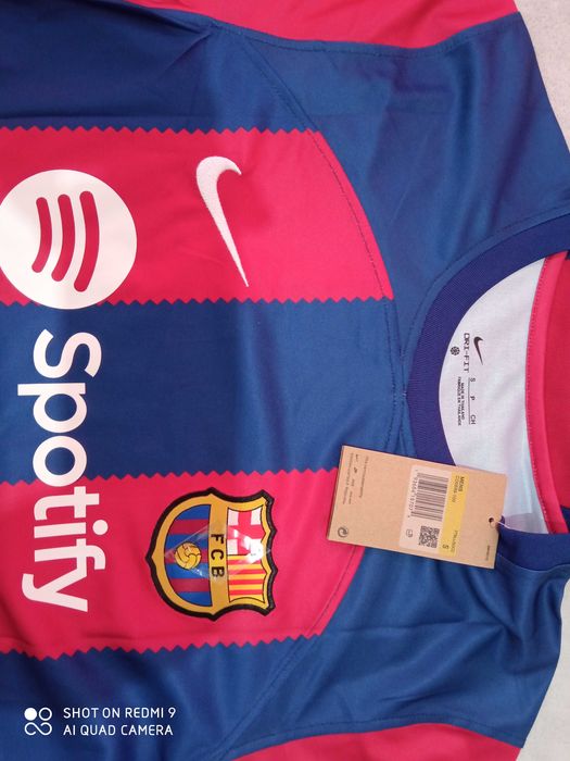 чисто нови тениски