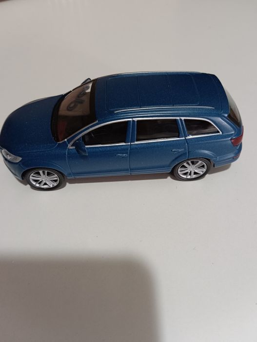 Модель Ауди Q7  1/43