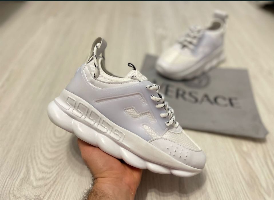 Versace Chain reaction ,nu trimit fără avans