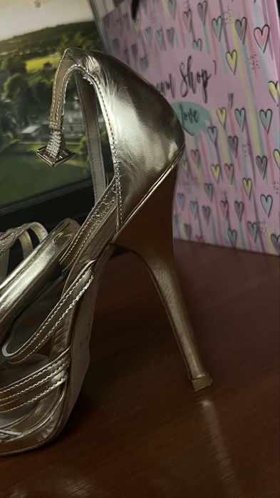 Босоножки туфли золотые