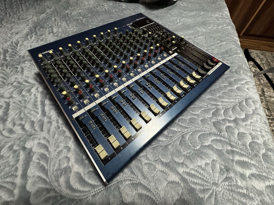 Mixer Yamaha MG16/6Fx cu efecte pe voce
