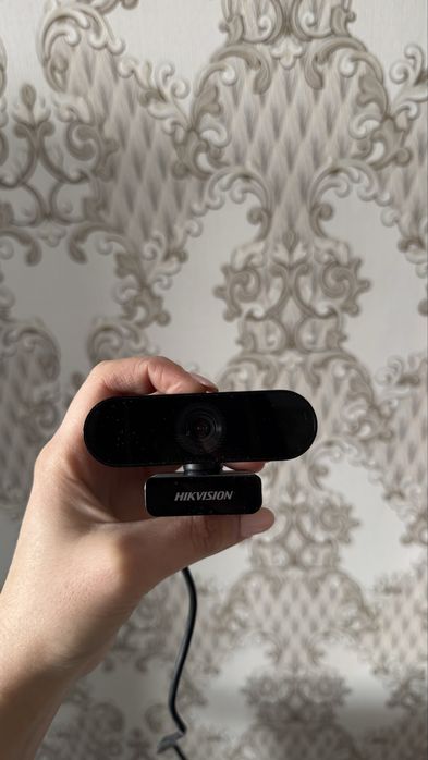 Веб-камера Hikvision DS-U02