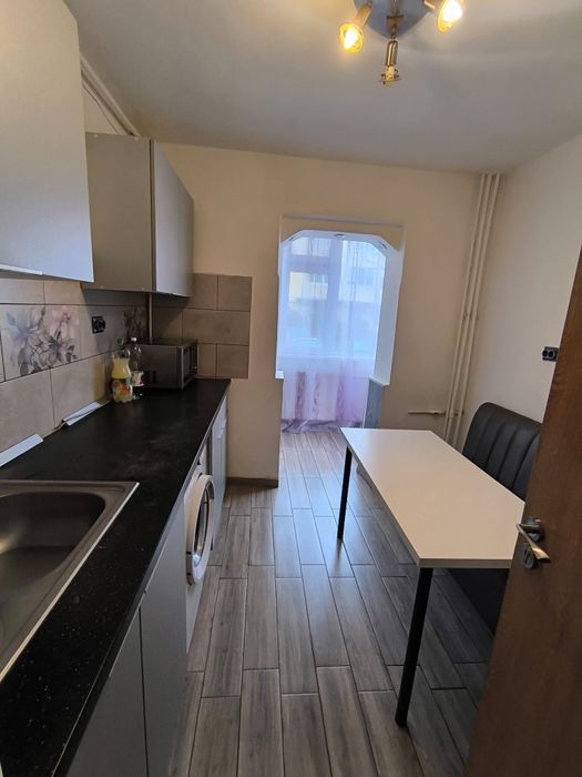 Închiriez apartament cu 2 camere metrou Gorjului, direct proprietar