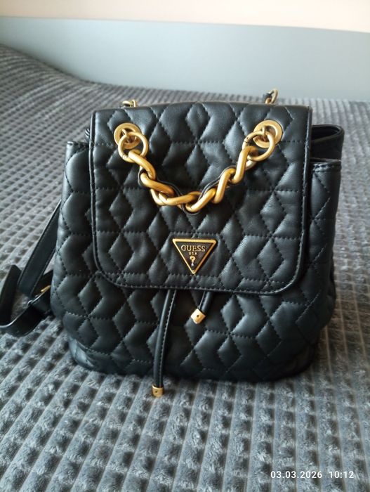 Оригинална раничка Guess