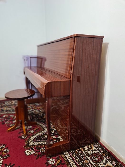 Продам фортепиано в хорошем состоянии. Продаём так как не используем