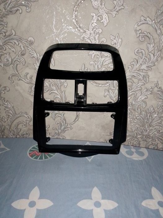 Spark ramka sotiladi monotor uchun