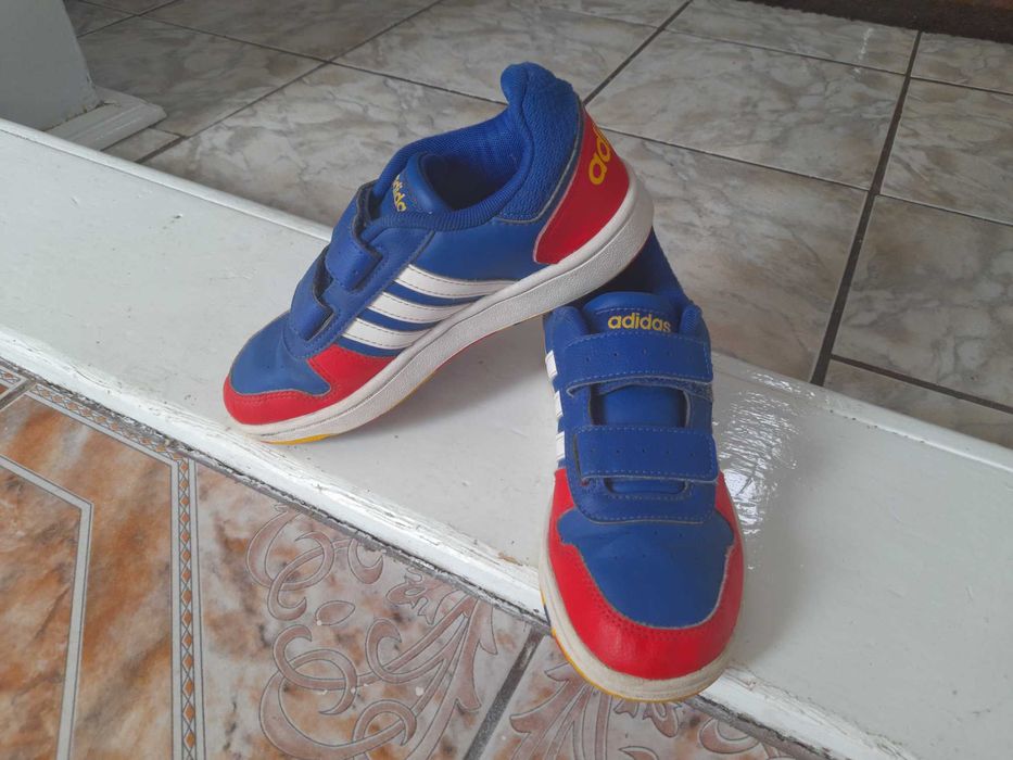 De vînzare adidași in stare bună nr 35...36