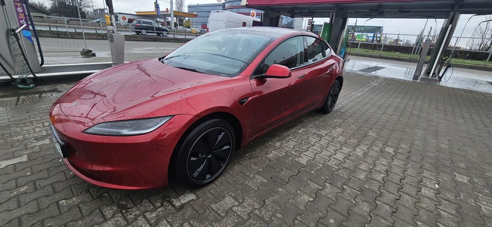 Tesla model 3 Long Range  4x4 AWD