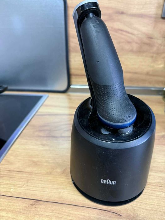 Braun  S6 -60-B7500CC-Електрическа самобръсначка