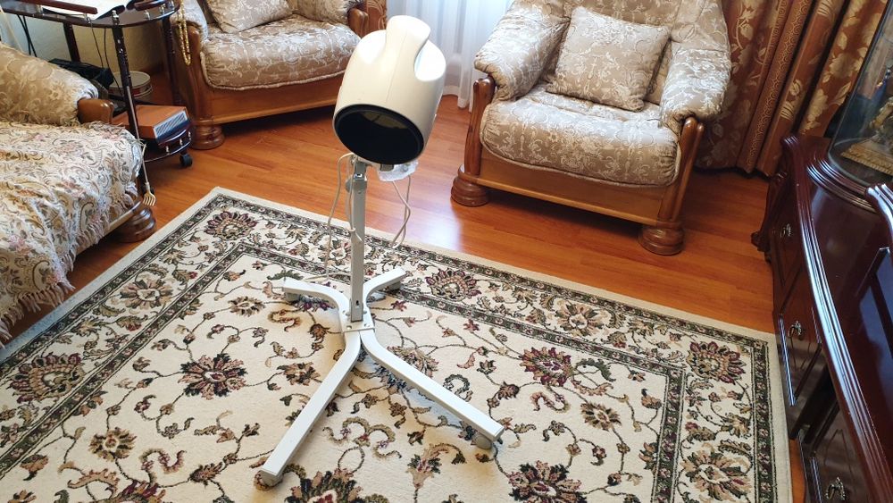 Биоптрон,аппарат для лечения разных болезней.