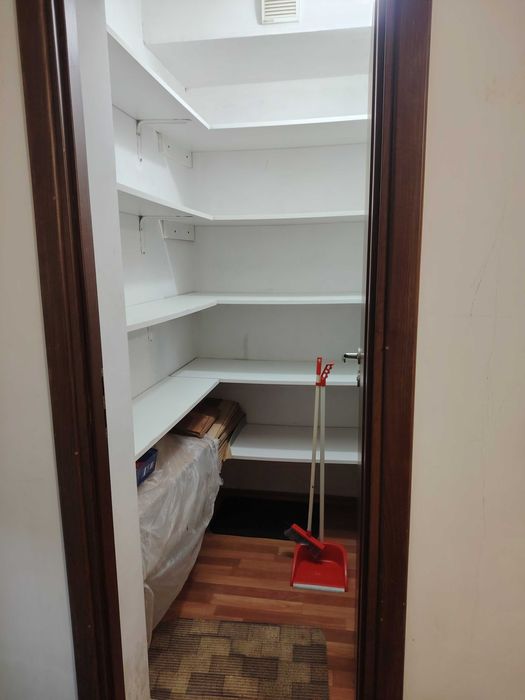 Дава се под наем Тристаен апартамент в Пловдив, Кършияка - 25 кв.м за 200 € - Снимка #2