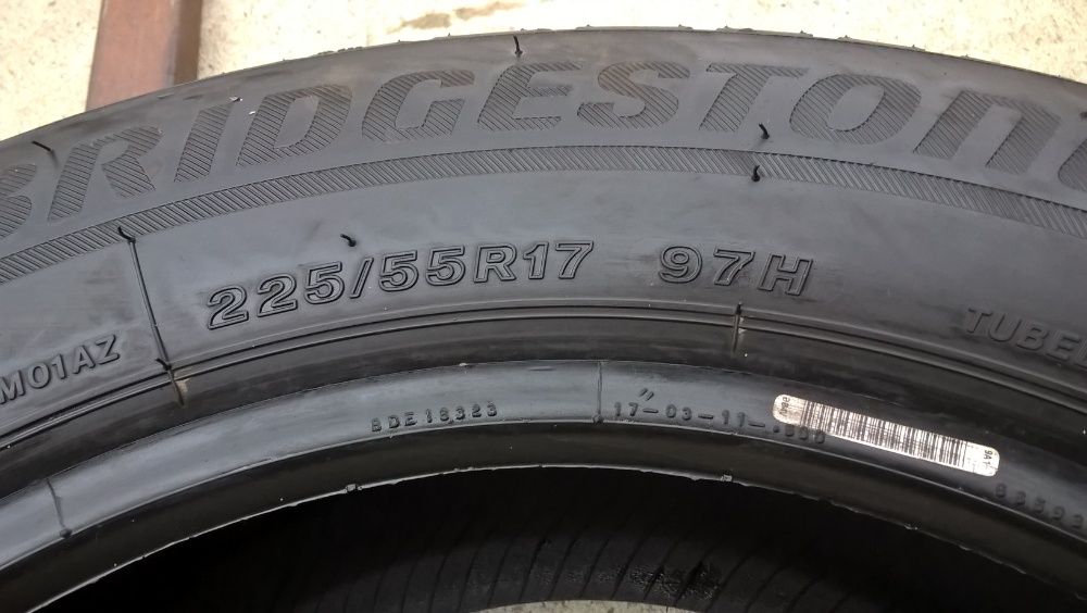 O anvelopa de iarna 225 55 17 bridgestone blizzak LM 001 cu 7,8 mm