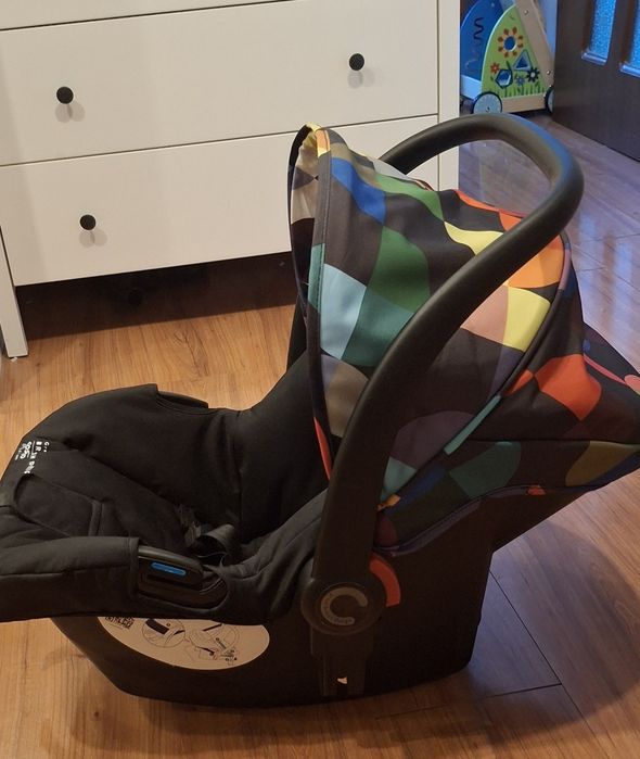 Scoică auto Cosatto Grupa 0+ (0-13 kg) - Design geometric multicolor