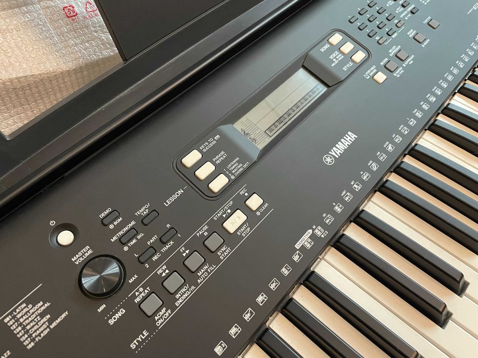Pian Digital Portabil Yamaha PSR-EW300