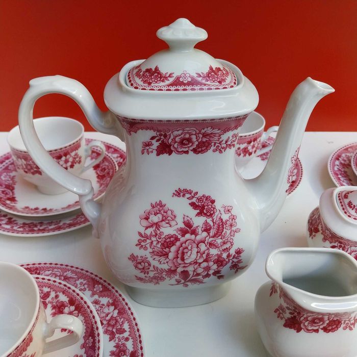 НАЙ ДОБРАТА ОФЕРТА Порцеланов Сервиз за кафе / Чай Royal Derby