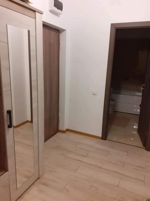 Proprietar vand apartament modern plus loc de parcare subteran