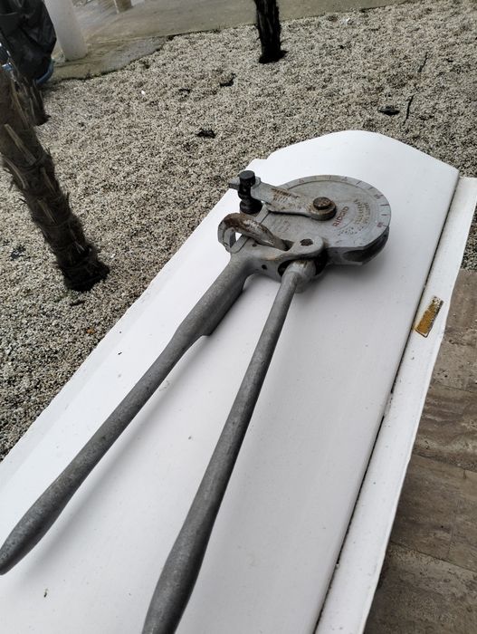 Dispozitiv pentru îndoit țevi