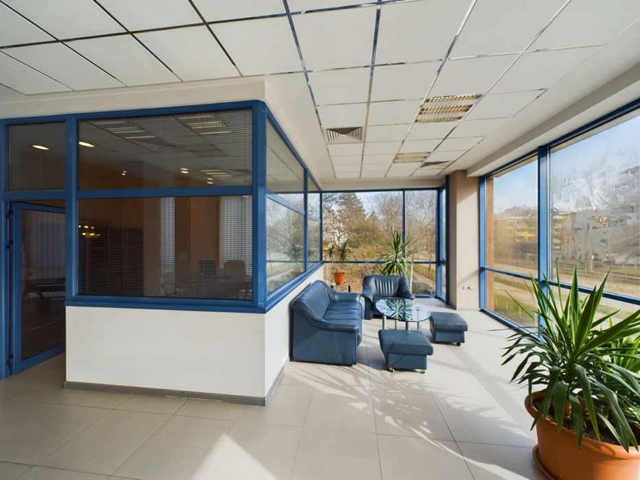 Дава се под наем Офис в София, Павлово - 324 кв.м за 2400 € - Снимка #9